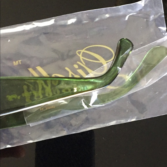 Giselle Trendy Sunglasses - Picture 4 of 4